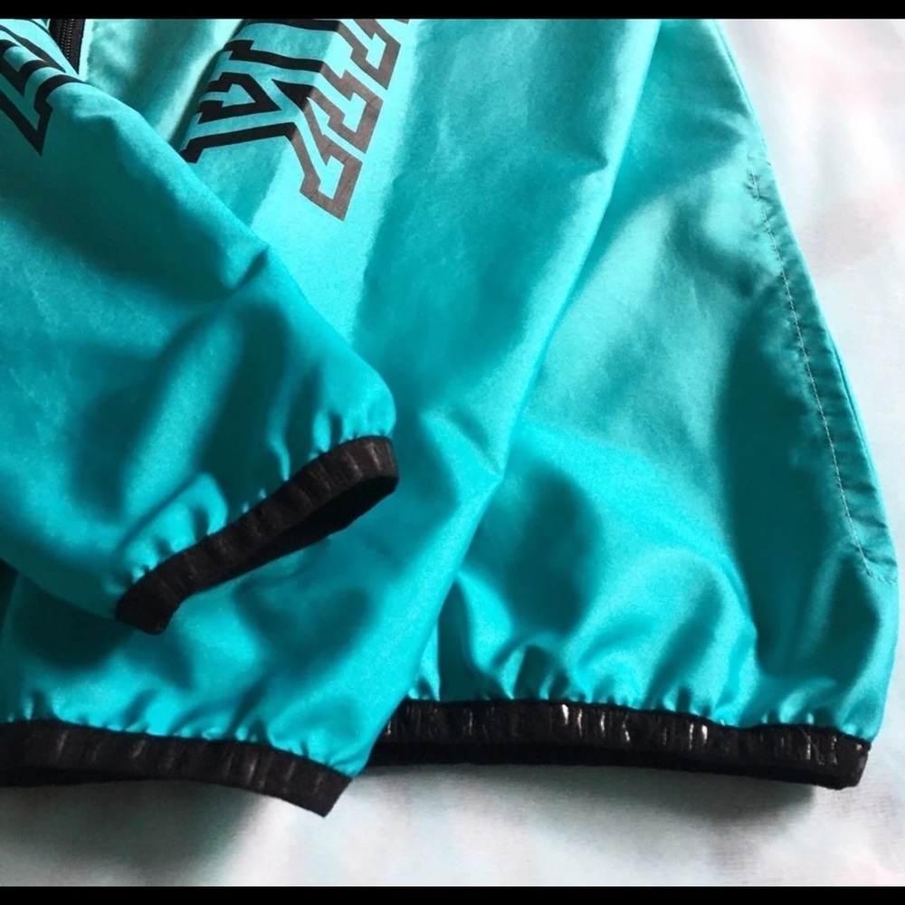 SOLD VS PINK Ombré Aqua Windbreaker RARE - Picture 2 of 6